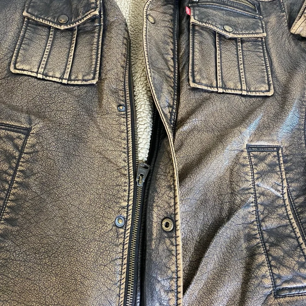 Levi's brown distressed XL faux leather Trucker/biker style jacket - Picture 8 of 15